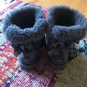 UGG boots - grey double bow, size 3Y